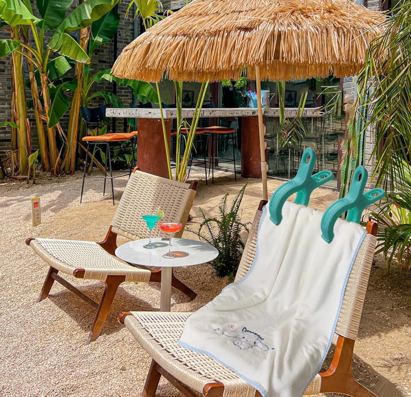 Plastic Clothes Pins Spring Clips Heavy Duty Laundry Clothespins Beach Towel Clips Clothes Pins Air-Drying Clothing Pin ,Set of 8 (Green)